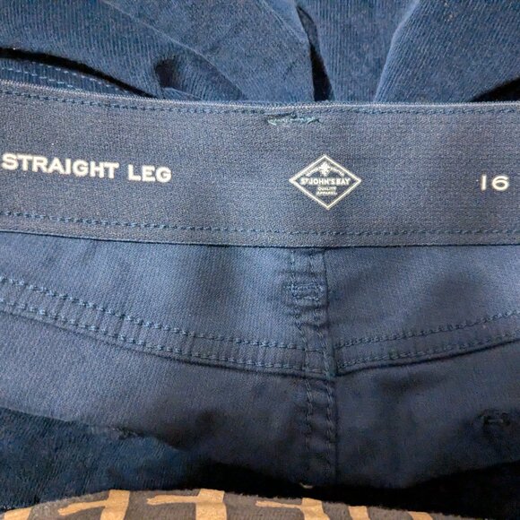 St. John's Bay straight leg corduroy pants size 16....NWT - Picture 8 of 9
